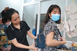9X biến đồ jean cũ thành túi xách, kêu gọi bảo vệ môi trường