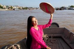 Á hậu Kim Duyên làm đại sứ hình ảnh Liên hoan Đờn ca tài tử Quốc gia 2022