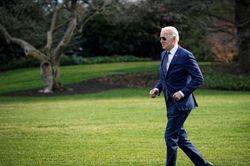 Khảo sát: Mức tín nhiệm của ông Biden giảm xuống 40%