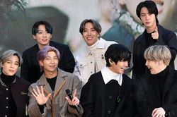 BTS là nghệ sĩ hàng đầu thế giới về lượng đĩa bán ra trên toàn cầu