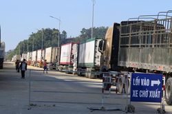 Từ chuyện ùn tắc nông sản