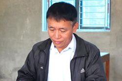 Hết lòng vì việc chung