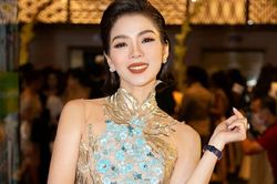 Lệ Quyên 'sướng rơn' khi bị nghi mặc quần độn mông