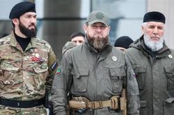Lính Chechnya tuyên bố chiếm tòa thị chính Mariupol, thượng cờ Nga