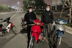 Bắt 3 thanh thiếu niên đua xe, lạng lách đánh võng sau trận bóng Việt Nam - Oman