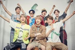 'Trùm hip hop' Snoop Dogg xác nhận hát cùng BTS, ARMY làm ngay loạt meme