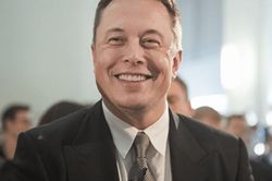 Elon Musk sẽ trở thành tỷ phú nghìn tỷ USD đầu tiên trên thế giới năm 2024