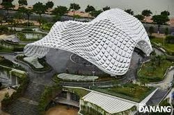 Quận Hải Châu tắt đèn Công viên vườn tượng APEC hưởng ứng Giờ trái đất