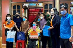 TP HCM: Trao 2 nhà tình thương đầu tiên cho cho các hộ nghèo ở tỉnh Quảng Bình