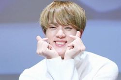 Jin BTS khiến bạn thân 'sốc nặng' trong lần gặp thứ 2