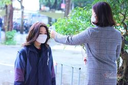 Hà Nội: Phụ huynh bức xúc vì con chưa được đi học trực tiếp