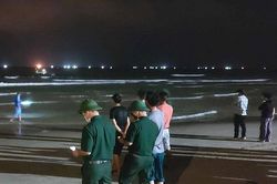 5 du khách bị sóng cuốn khi tắm biển ở Đà Nẵng, 1 người mất tích