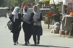 Làn sóng yêu cầu mở lại trường học cho nữ sinh tại Afghanistan