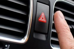 Hiểu đúng, đừng lạm dụng đèn cảnh báo nguy hiểm