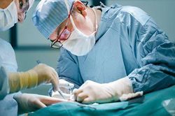 Người đàn ông phát hiện ung thư sau khi đau nhức vùng bẹn trái