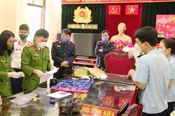 Bắt giữ đối tượng vận chuyển 12 nghìn viên ma túy
