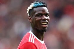 Pogba chưa chốt tương lai, Bruno tiếp tục gắn bó Man United