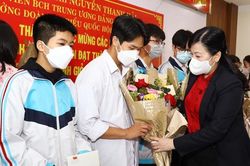 Bí thư Tỉnh ủy Thái Nguyên chúc mừng học sinh đạt giải cao các kỳ thi Quốc gia