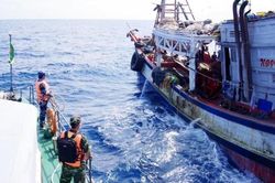 Siết chặt hoạt động khai thác thủy sản trái tuyến