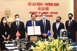 Tạo điều kiện để lao động Việt Nam nhập cảnh tới Australia làm việc trong lĩnh vực nông nghiệp