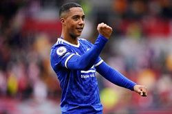 Arsenal dẫn trước MU trong vụ Tielemans