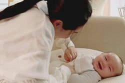 Nhóc tỳ nhà Bảo Thy thừa hưởng đặc điểm này từ bố mẹ