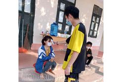 Chăm sóc học sinh nhiễm Covid-19 ở Nậm Pồ