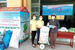Phiên chợ xanh 'Rác đi - quà về'