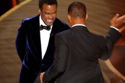 Diễn viên xúc phạm vợ Will Smith, bị tát thẳng mặt trên sân khấu Oscar danh tiếng cỡ nào?