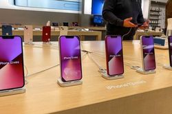 Apple giảm sản lượng iPhone, Airpods do khủng hoảng Ukraine