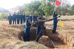 Xây dựng lực lượng dân quân tự vệ vững mạnh, rộng khắp