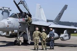 Mỹ điều máy bay Hải quân tăng cường phòng thủ cho NATO