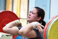 Những 'bóng hồng' thể thao quay cuồng tập luyện cho SEA Games 31