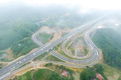 Hàng loạt nhà thầu lớn xin được tham gia thi công dự án cao tốc Bắc- Nam
