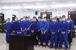 27 thanh thiếu niên dàn trận, dùng hàng nóng đuổi chém nhau ở Hà Nội