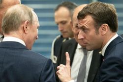 Điện đàm với TT Putin, TT Macron thẳng thừng nói KHÔNG với việc mua khí đốt bằng đồng rúp