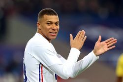 Mbappe từ chối đề nghị từ chủ nhà World Cup 2022