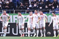 CĐV 'tung bàn phím' khi tuyển Việt Nam cầm hòa Nhật Bản