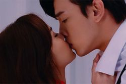 'Qua bển làm chi' hé lộ câu chuyện đầy éo le của Thuận Nguyễn khi sang Mỹ