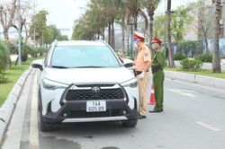 'Bắt bài' né CSGT của tài xế vi phạm nồng độ cồn