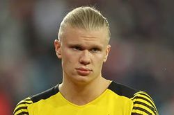 Sếp lớn Dortmund nhận thua Man City vụ Haaland vì nghèo