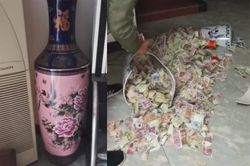 Bé gái làm vỡ bình trang trí ở phòng khách, vô tình mở ra bí mật suốt 13 năm