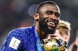Barcelona đàm phán chiêu mộ Rudiger