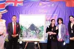 Tranh Việt Nam lần đầu đến London