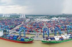 Hôm nay 1-4, bắt đầu thu phí hạ tầng cảng biển