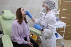 Nga đăng ký vaccine phòng Covid-19 dạng xịt mũi đầu tiên trên thế giới