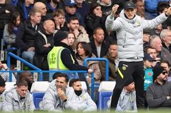Chelsea thua sốc Brentford, HLV Tuchel đổ lỗi cho... thời tiết