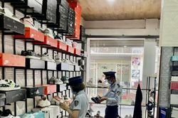 Liên tiếp phát hiện nhiều vụ vi phạm hàng giả, không rõ nguồn gốc ở Quảng Bình