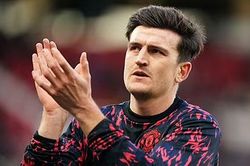 Fan MU thay đổi thái độ với Maguire ở trận hòa Leicester