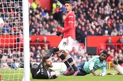 MU lại gây thất vọng: Ngày Top 4 khép dần với thày trò Rangnick